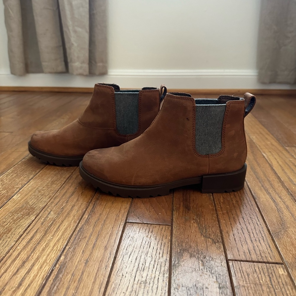Sorel Emelie II leather Chelsea booties